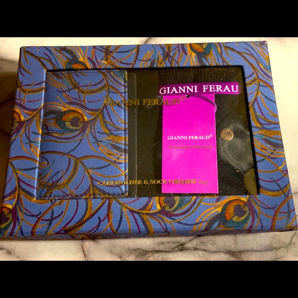 Gianni Feraud Cardholder & Socks Gift Set NWT